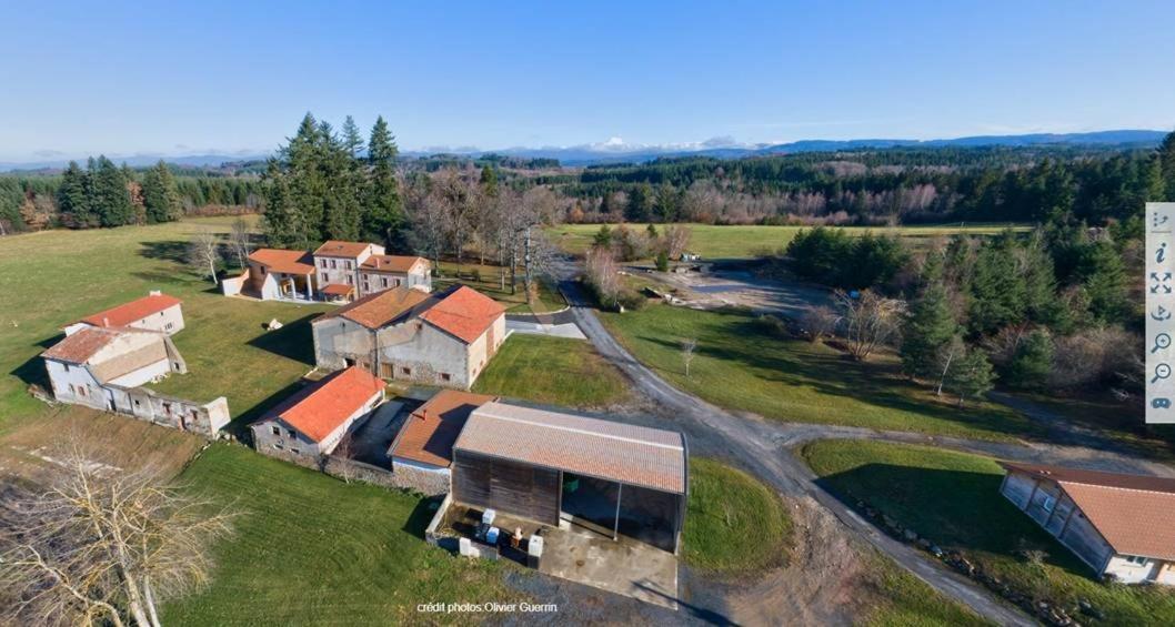 Les Chambres D'Hotes De La Frissonnette Auzelles Esterno foto