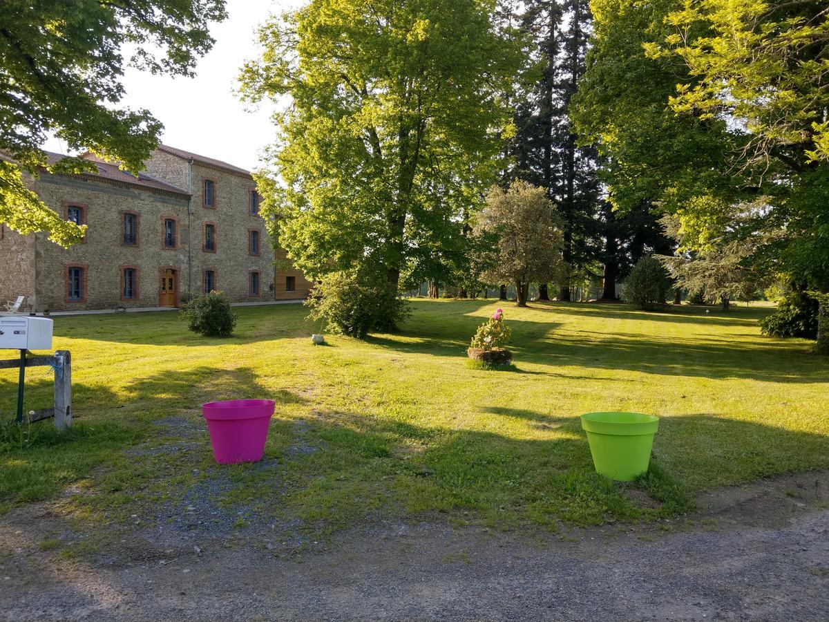 Les Chambres D'Hotes De La Frissonnette Auzelles Esterno foto